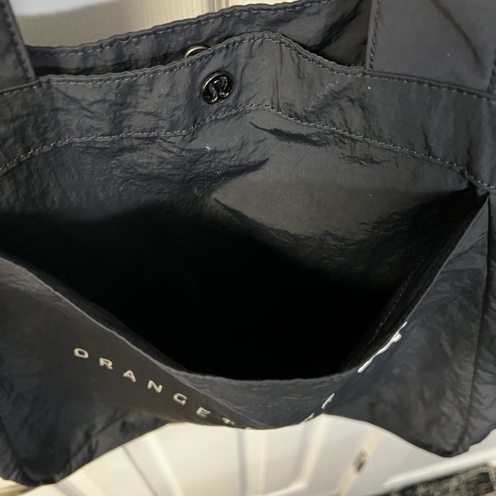 Orangetheory (OTF) Lululemon Black Duffel Tote Bag - Picture 3 of 7